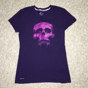 Nike purple skull Tshirt excellent condition!